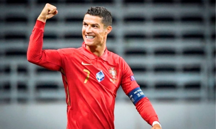 Phong độ hủy diệt, Ronaldo được gọi lĩnh xướng hàng công Bồ Đào Nha