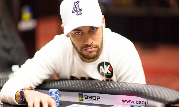 Nghỉ thi đấu, Neymar chính thức bị kiện đưa ra tòa