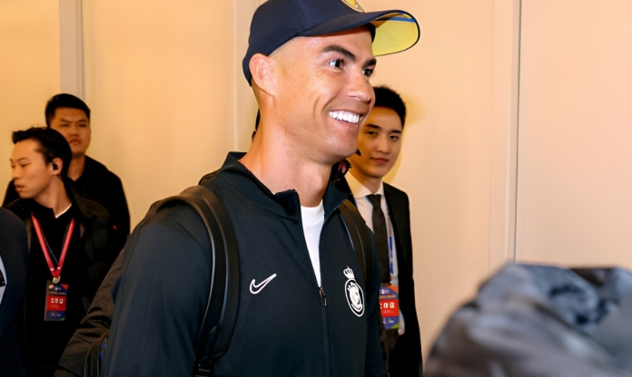 Đạt 'hattrick danh hiệu', Ronaldo được Al Nassr tặng quà khẳng định ai là GOAT