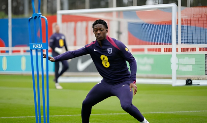 Mainoo thể hiện đẳng cấp trong buổi tập với tuyển Anh