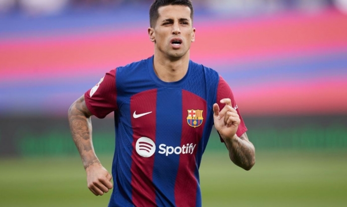 Barca vừa ra giá cho Man City, Cancelo đã có động thái lạ trên MXH