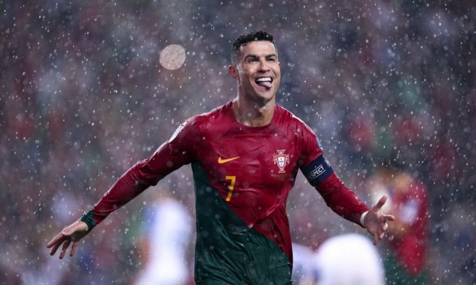 Ronaldo rực sáng, Bồ Đào Nha chính thức có vé dự VCK Euro 2024
