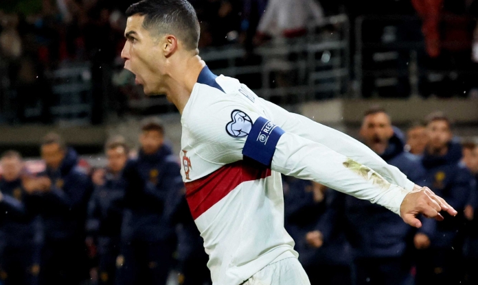 HLV Bồ Đào Nha: 'Ronaldo vẫn không khác gì một cầu thủ 18 tuổi'
