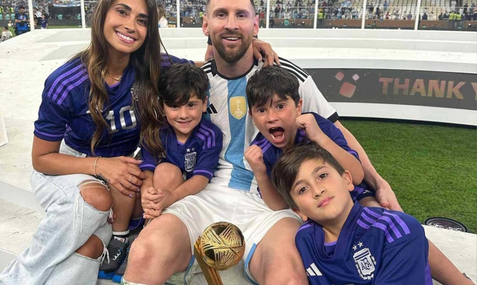Chuẩn ông bố của năm: Messi chiều con trai bất chấp hình tượng