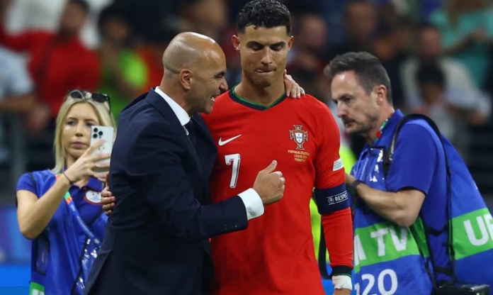 HLV Bồ Đào Nha: 'Chúng tôi tự hào về Ronaldo'