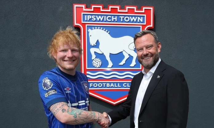 Ed Sheeran vung tiền, trở thành chủ sở hữu CLB Premier League