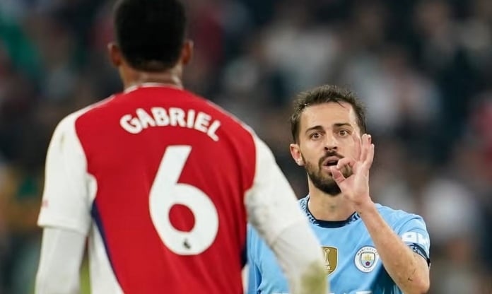 Bernardo Silva chế giễu Arsenal: 'Hôm nay chỉ có một đội chơi bóng'