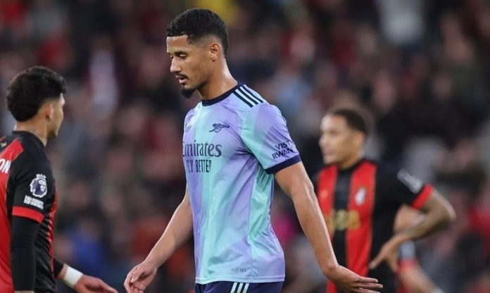 Saliba thẻ đỏ, Arsenal 'sốc nặng' trước đại chiến Liverpool