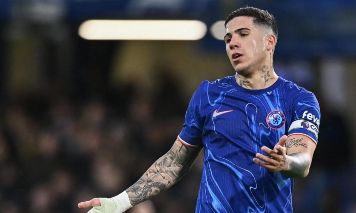 Enzo Fernandez nổi giận, tuyên bố Chelsea không đua vô địch