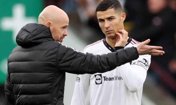 Ronaldo 'đá xéo' Ten Hag không biết gì về bóng đá