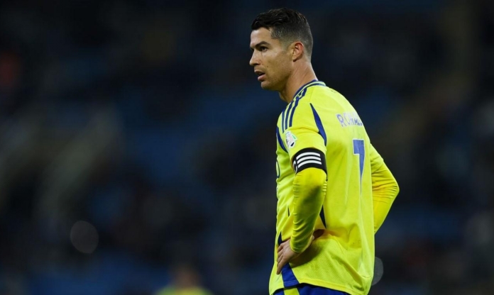 Ronaldo bị huyền thoại mắng té tát