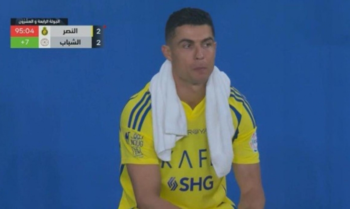 Bất lực với 'báo thủ' Al Nassr, Ronaldo phản ứng đầy uất ức sau trận hòa thất vọng