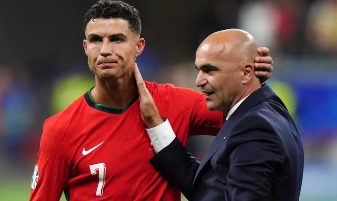 HLV Bồ Đào Nha nói thẳng về Ronaldo khi truyền thông chỉ trích