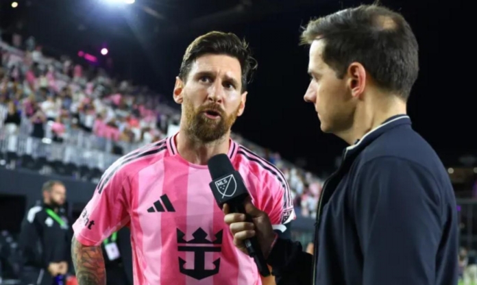 Messi nổi giận với trọng tài sau tình huống kỳ lạ