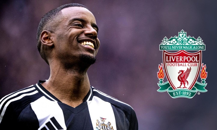 Hỏi mua 'máy ghi bàn' Isak, Liverpool được phản hồi ngay lập tức