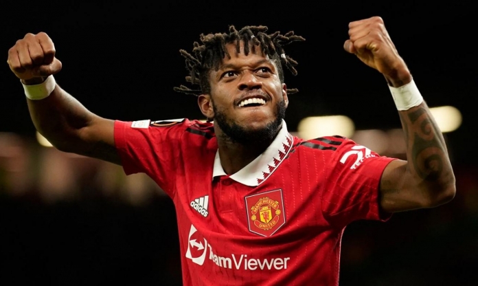 Ông lớn ra tay, Fred chuẩn bị tái xuất Premier League