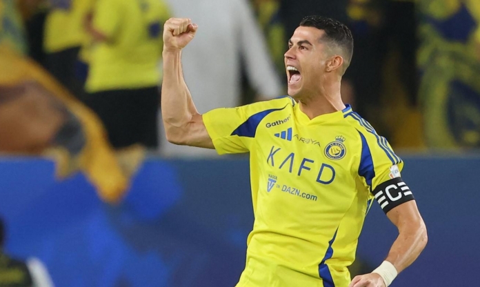 Ronaldo ký siêu hợp đồng, chốt tương lai đến World Cup 2026