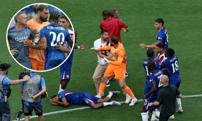 Enrique nổi điên, bóp cổ sao Chelsea sau trận thua bẽ bàng
