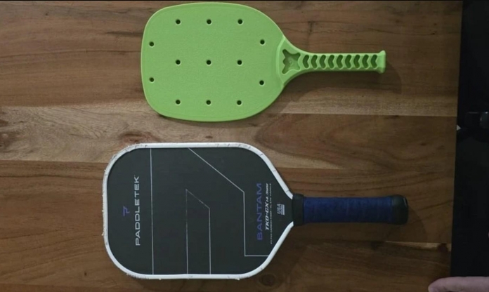 Cây vợt pickleball 30.000 đồng khiến CĐM phát sốt