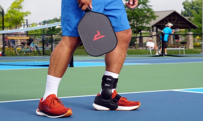Dân Pickleball sốt xình xịch vì chiếc đai mắt cá chân 'thần kỳ'