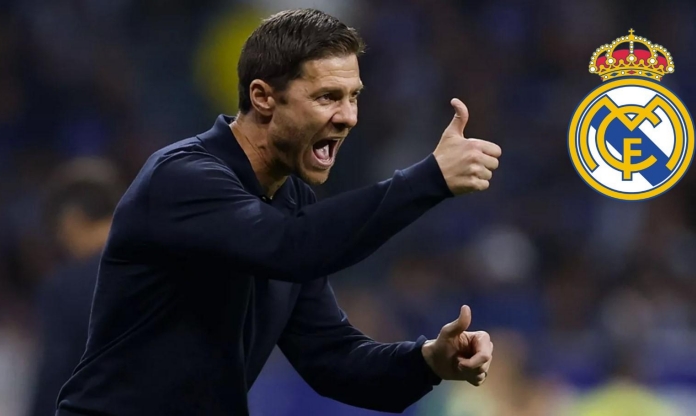 Xabi Alonso đã mỉm cười!