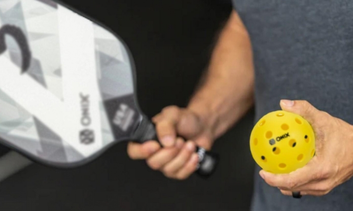 Trải nghiệm bóng pickleball Onix Pure 2 Outdoor: Độ bền và khả năng giữ quỹ đạo ổn định ra sao?