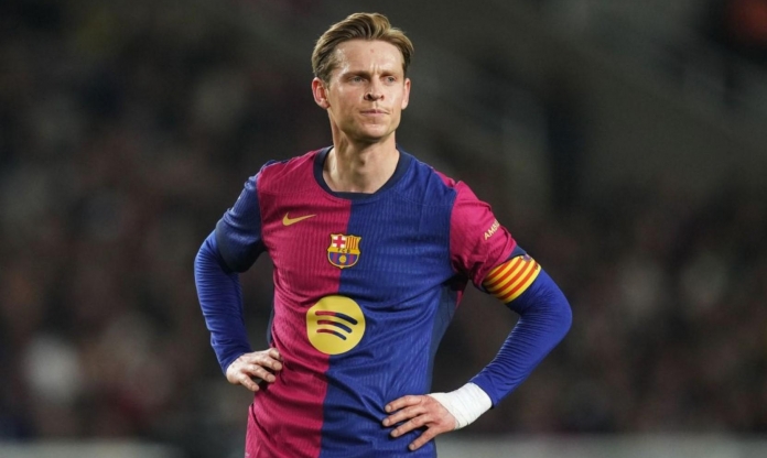 Barcelona có thể mất trắng De Jong