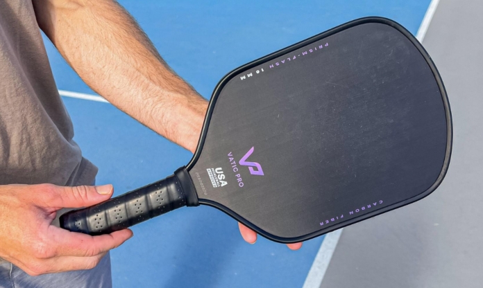 Vợt Vatic Pro Prism Flash: Lựa chọn cân bằng cho người chơi pickleball nâng cao