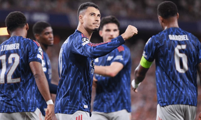 Arsenal đi vào lịch sử Champions League