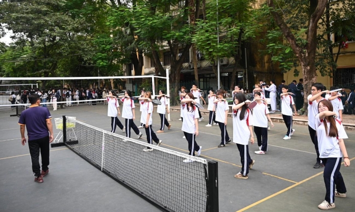 Pickleball gây bão ở NEU: Môn thể chất mới 'cháy slot' sau vài giờ mở lớp