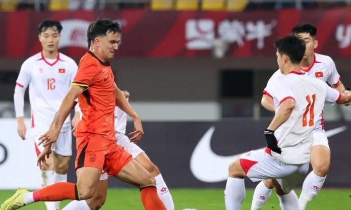 Truyền thông Trung Quốc: 'Được trọng tài thiên vị mà vẫn thua U22 Việt Nam'
