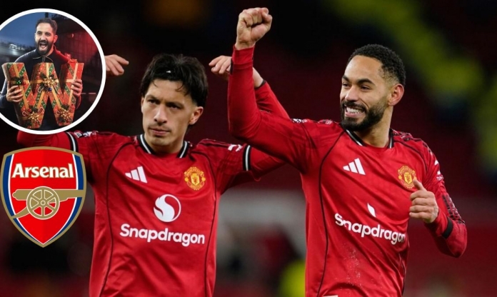 CHÍNH THỨC: Arsenal mất ngôi vương vào tay Manchester United