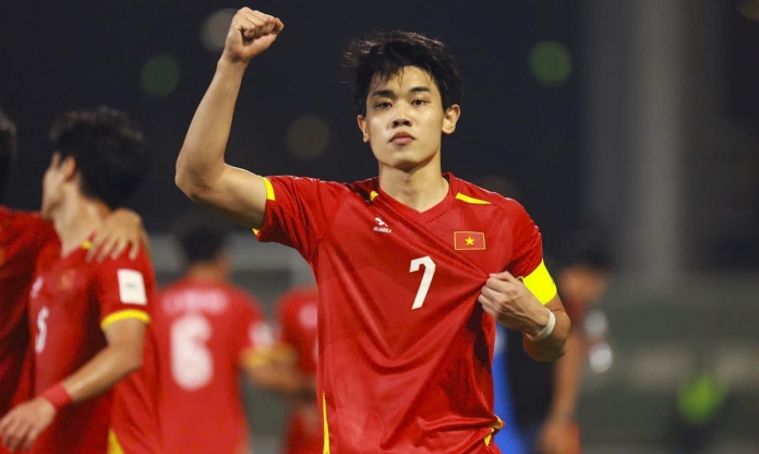 Đình Bắc mua xe tặng bố, xây nhà cho mẹ ở tuổi 22