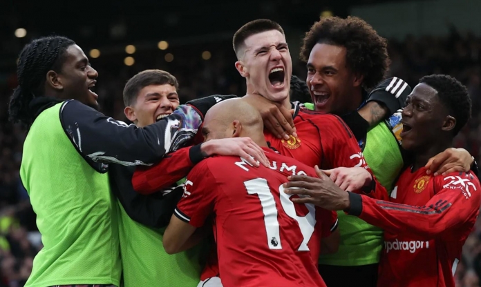 Tổng kết vòng 24 Ngoại hạng Anh: Arsenal 'đắc lợi', Carrick hồi sinh MU