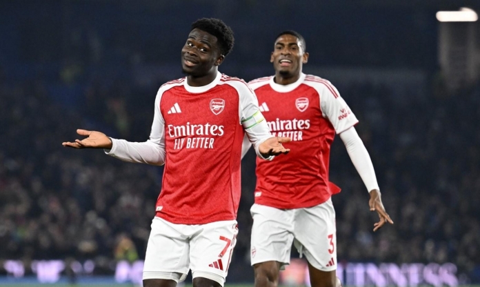 Saka toả sáng, Arsenal bỏ xa Man City 7 điểm tại Ngoại hạng Anh