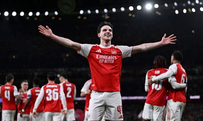 Arsenal đi vào lịch sử Champions League