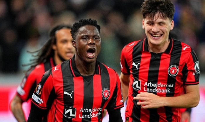 Tạm biệt Zirkzee, MU vung tiền chốt tiền đạo ghi 16 bàn sau 17 trận