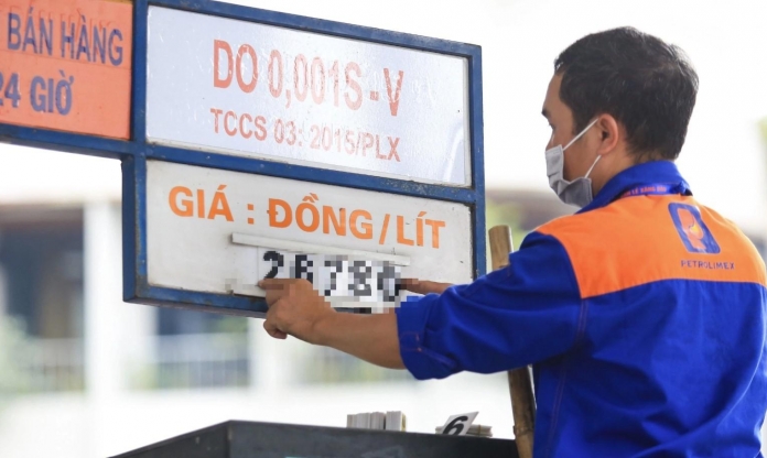 Giá xăng dầu hôm nay 4/5: Thế giới tiếp tục giảm