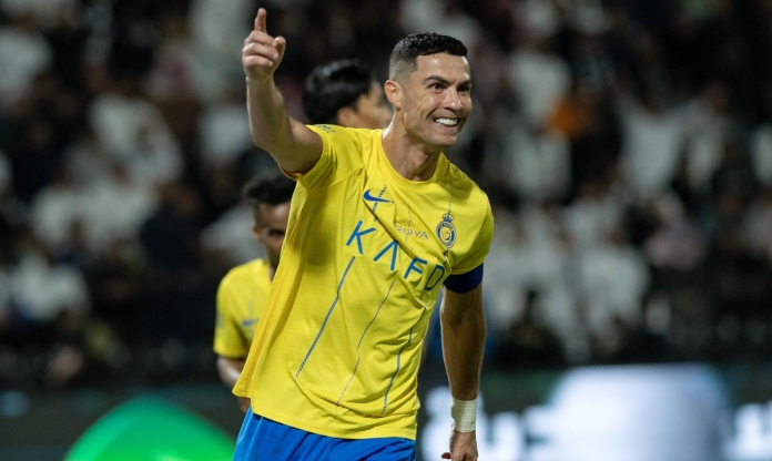 Al Nassr chi khủng, mua 'siêu máy chạy' Premier League giúp Ronaldo vô địch