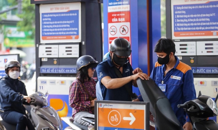 Giá xăng dầu hôm nay 24/8: Thế giới quay đầu giảm, trong nước tăng