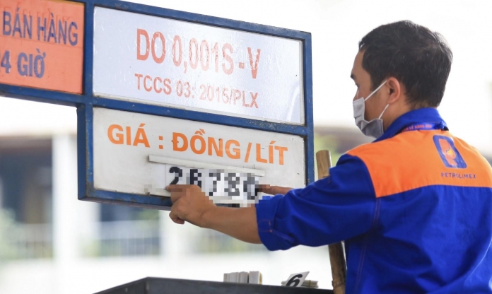 Giá xăng dầu hôm nay 24/9: Thế giới bật tăng, trong nước chờ giá mới