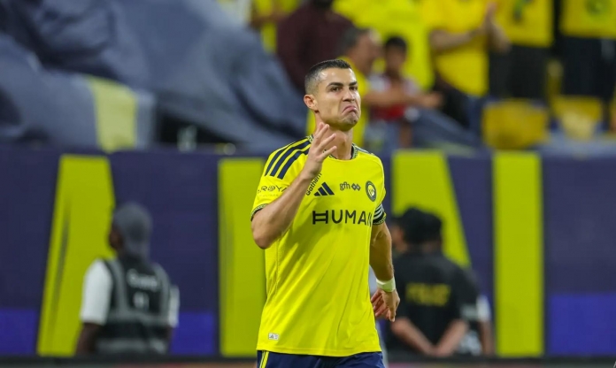 Phản ứng bất ngờ của Ronaldo vì xịt penalty ngay sau vụ Ten Hag
