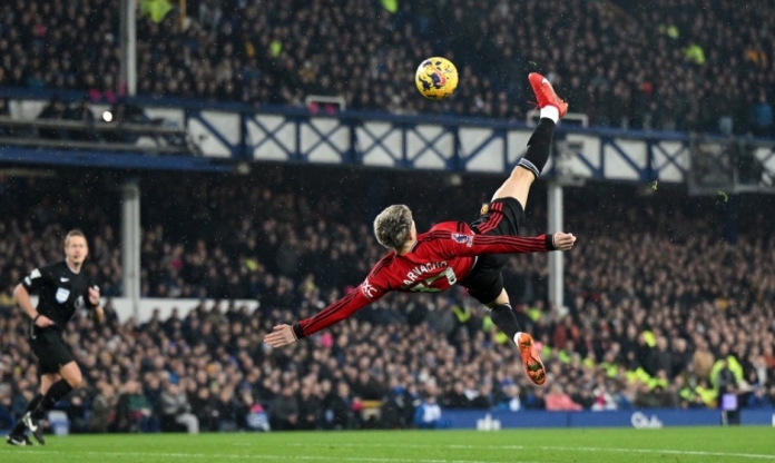 Alejandro Garnacho lập siêu phẩm, tái hiện khoảnh khắc huyền thoại của Ronaldo