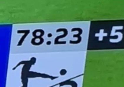 Sự cố kỳ lạ ở Bundesliga 2, hiệp một kéo dài hơn 80 phút