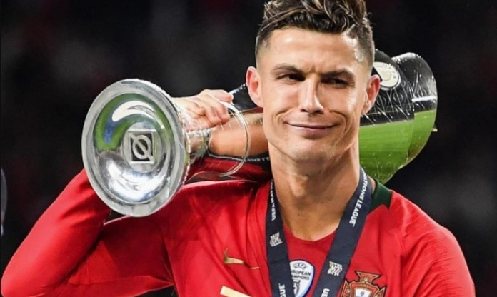 CHÍNH THỨC: Ronaldo liên tục nhận vinh dự từ FIFA