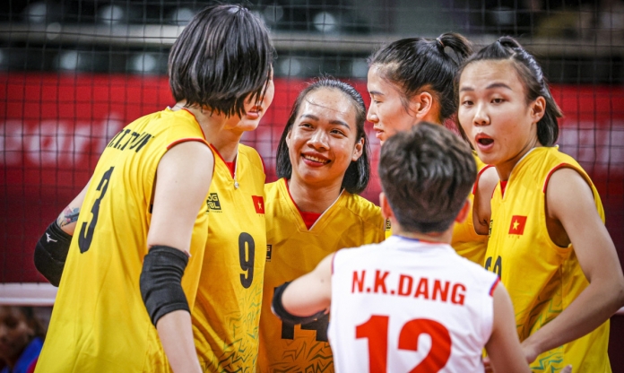 Chiến thắng của bóng chuyền nữ Việt Nam khiến HLV Hàn Quốc 'ngồi trên đống lửa'?