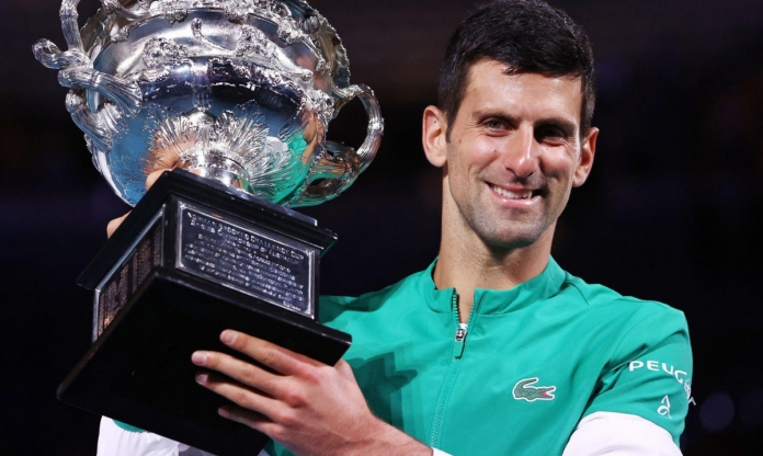 Thường xuyên 'bật' thầy, Djokovic có hành động gây bất ngờ với huấn luyện viên