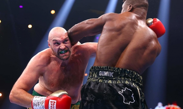 Tyson Fury giận ‘tím mặt’ sau trận so găng kinh điển với Francis Ngannou