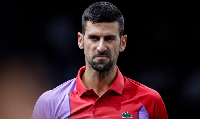 Djokovic bị ‘tào tháo đuổi’ ngay trong trận đấu tại Paris Masters