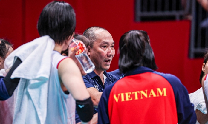 HLV Nguyễn Tuấn Kiệt đau đầu với bài toán hàng công của bóng chuyền nữ Việt Nam